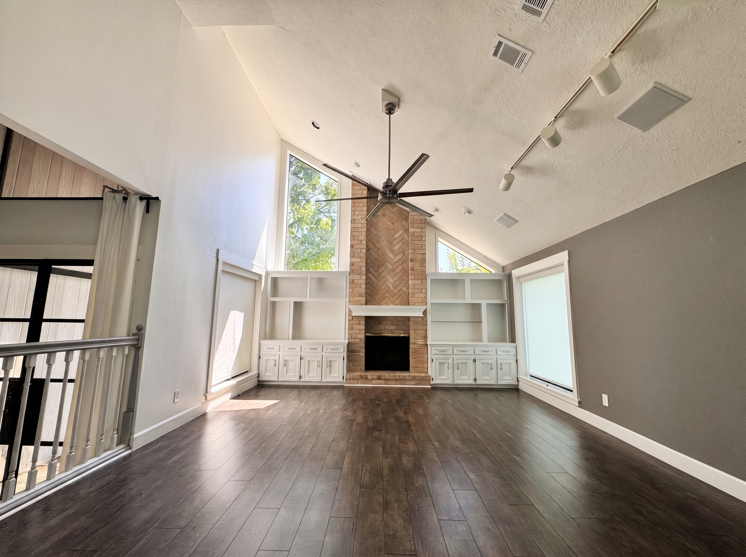 Living room, empty
